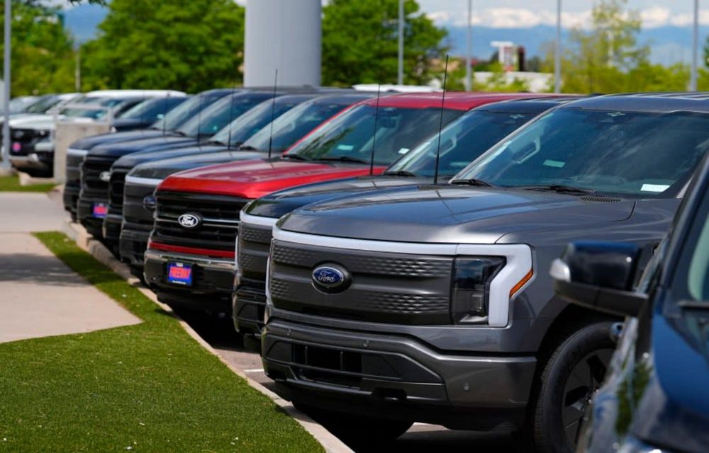 Ford recheamă în service peste un milion de mașini din cauza problemelor cu camera de marșarier - Poza 2