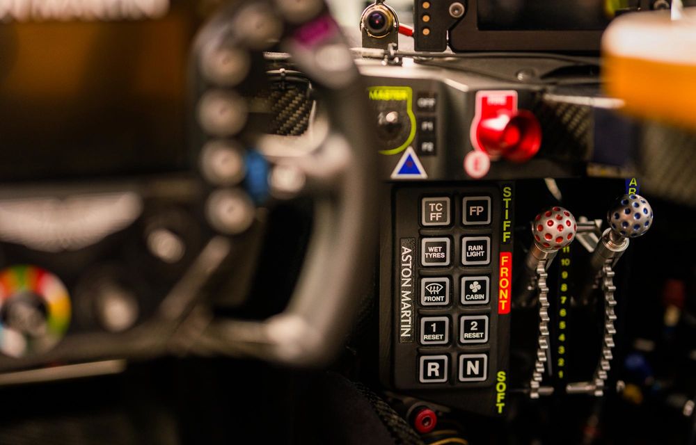 Noul Aston Martin Valkyrie LM: versiune pentru circuit limitată la 10 exemplare - Poza 14