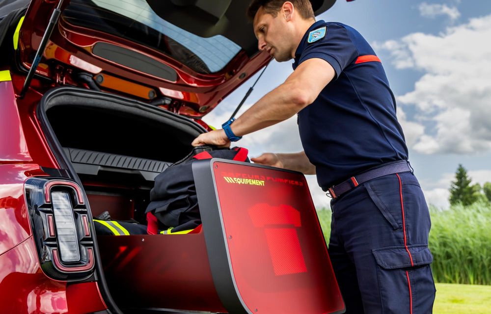 Renault reinventează vehiculele de urgență cu noul concept Vision 4rescue - Poza 26