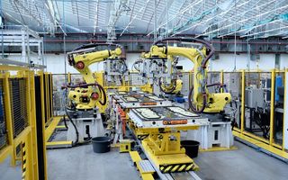 Ford inaugurează o linie de asamblare pentru baterii la Centrul de electrificare din Koln