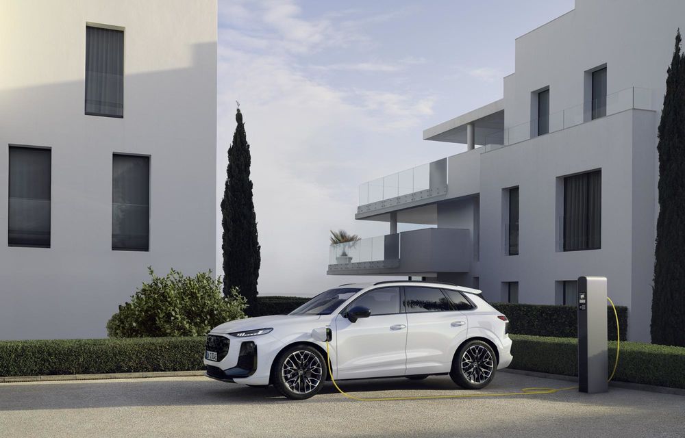 Noul Audi Q3 este aici: selector de viteză mutat pe volan și motorizări electrificate - Poza 13