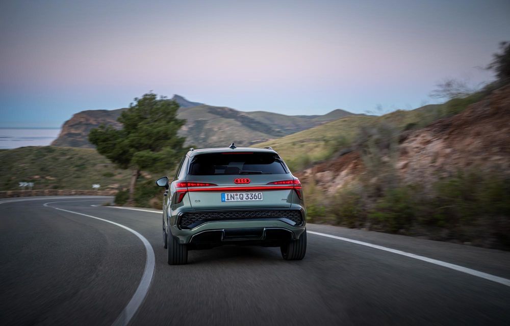 Noul Audi Q3 este aici: selector de viteză mutat pe volan și motorizări electrificate - Poza 14