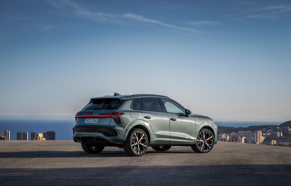 Noul Audi Q3 este aici: selector de viteză mutat pe volan și motorizări electrificate - Poza 17