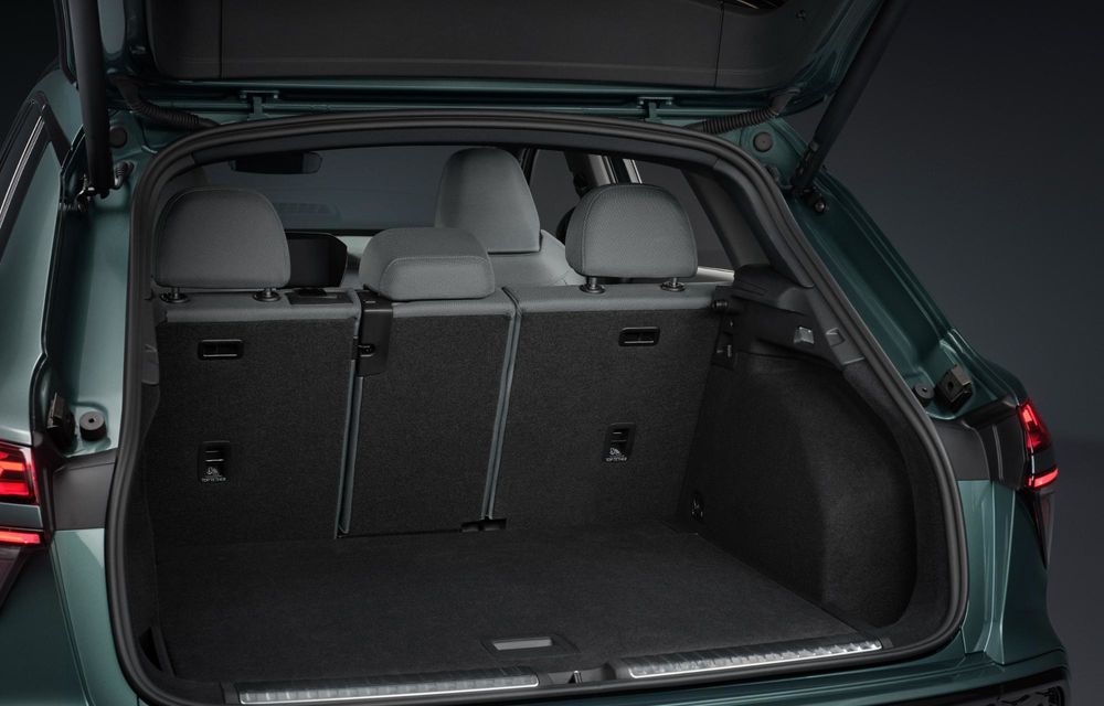 Noul Audi Q3 este aici: selector de viteză mutat pe volan și motorizări electrificate - Poza 33