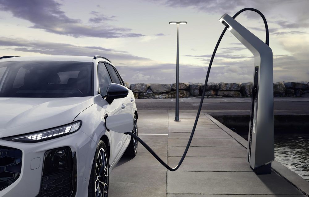 Noul Audi Q3 este aici: selector de viteză mutat pe volan și motorizări electrificate - Poza 36