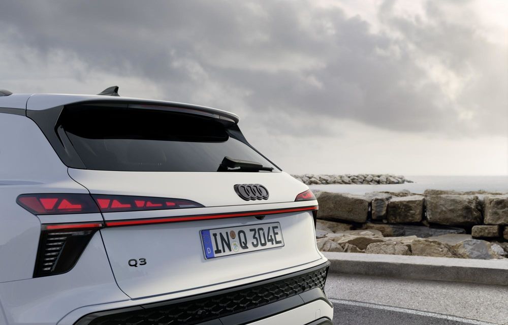Noul Audi Q3 este aici: selector de viteză mutat pe volan și motorizări electrificate - Poza 40