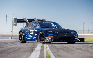 Ford: imagini noi cu Mustang Mach-E, pregătit pentru Pikes Peak