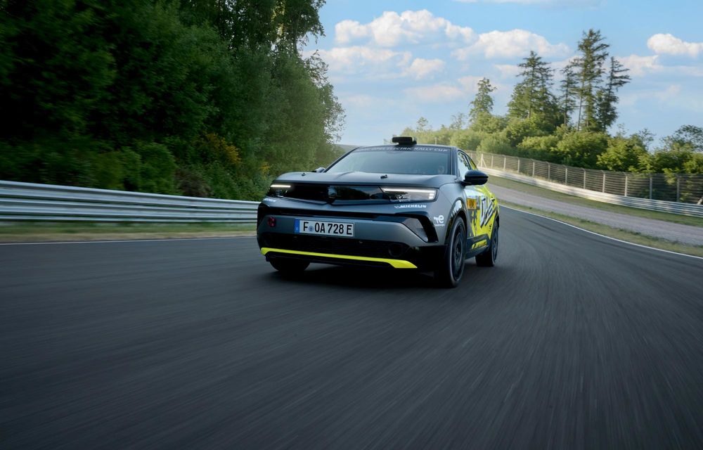 Imagini noi cu Opel Mokka GSE, versiunea de performanță a crossover-ului - Poza 9