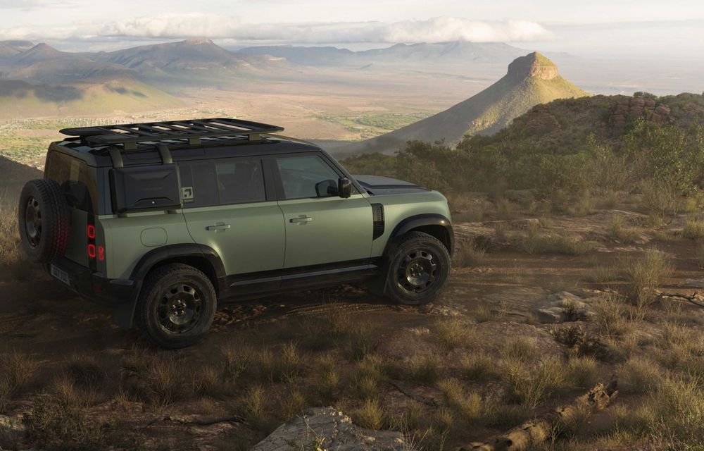 Ediție specială pentru Land Rover Defender 110: omagiu adus competiției Camel Trophy - Poza 3