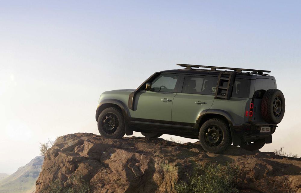Ediție specială pentru Land Rover Defender 110: omagiu adus competiției Camel Trophy - Poza 5