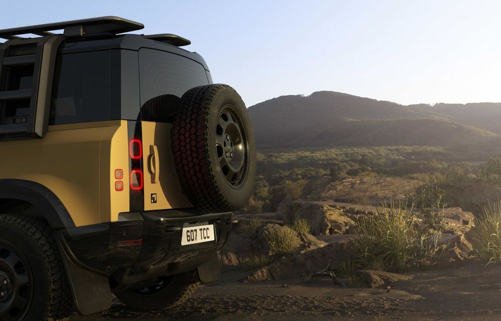 Ediție specială pentru Land Rover Defender 110: omagiu adus competiției Camel Trophy - Poza 17