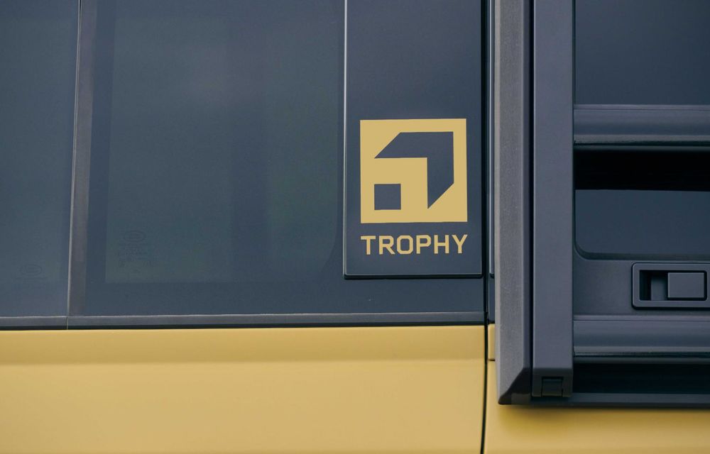 Ediție specială pentru Land Rover Defender 110: omagiu adus competiției Camel Trophy - Poza 22