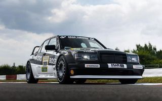 Legendarul Mercedes-Benz 190 Evo II revine în competiție: debut la Nurburgring 24 de ore 2026