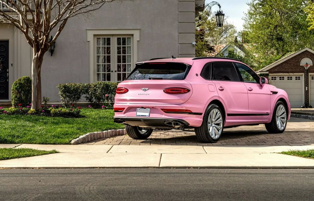 Bentley creează un Bentayga personalizat în nuanța Roz Candy pentru un client - Poza 2
