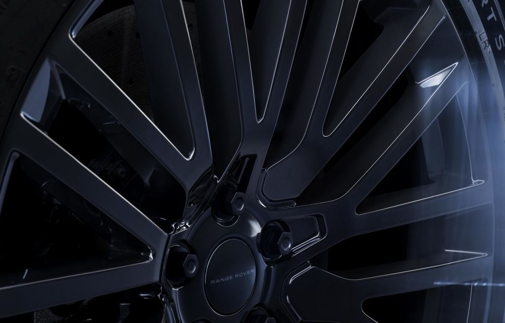 Pariu pe negru: noul Range Rover Sport SV Black - Poza 11