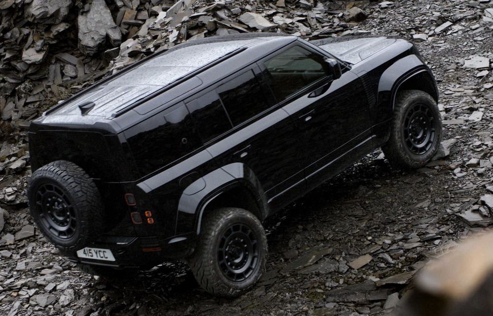 Încă un Land Rover negru: noul Defender OCTA Black - Poza 3