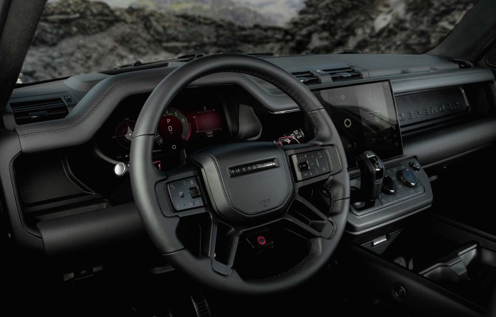 Încă un Land Rover negru: noul Defender OCTA Black - Poza 10