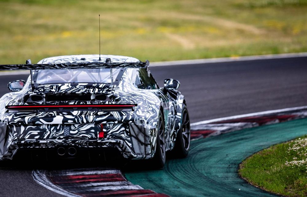 Porsche testează noul 911 Cup pentru competiții. Debut în 2026 - Poza 11