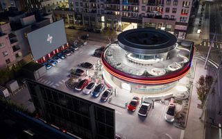 Elon Musk deschide primul restaurant Tesla