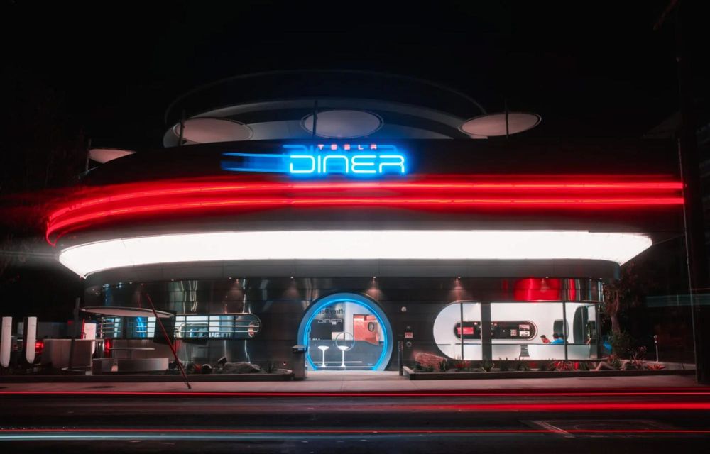 Elon Musk deschide primul restaurant Tesla - Poza 2