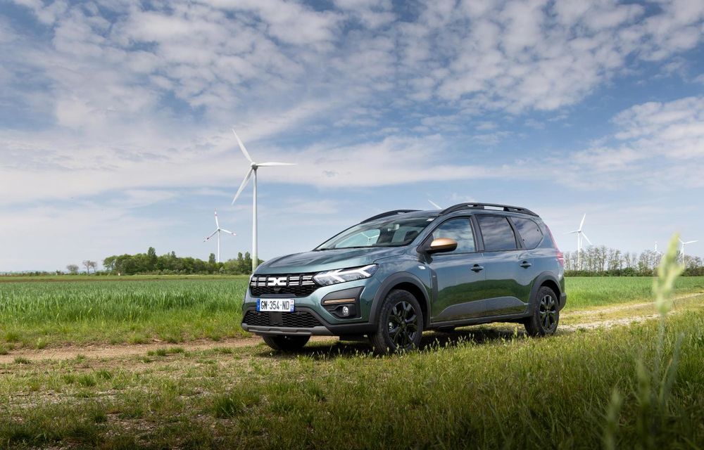 Vânzările Dacia, scădere ușoară în primele 6 luni - Poza 1