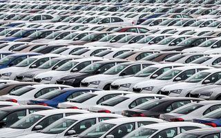 Acord între SUA și UE: mașinile exportate de UE, supuse unui nou tarif de 15%