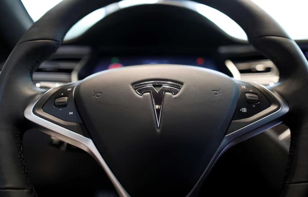Tesla, parțial vinovată pentru un accident mortal produs de sistemul Autopilot - Poza 1