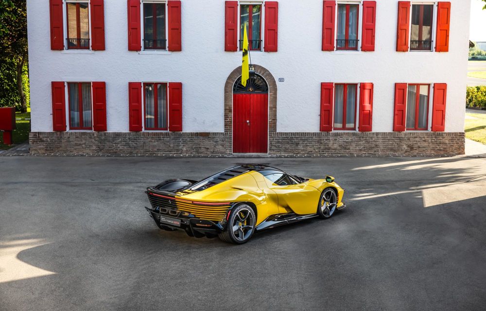 RECORD: Acest Ferrari Daytona SP3 tocmai s-a vândut la licitație cu 26 de milioane de dolari - Poza 3