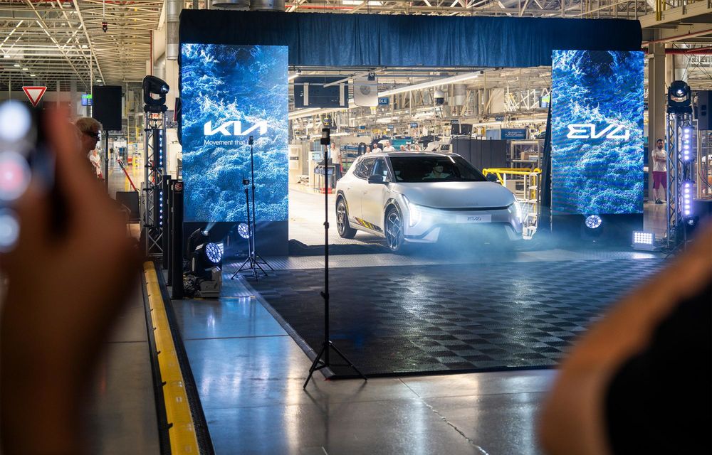 Kia EV4 a intrat în producție la uzina din Slovacia - Poza 4