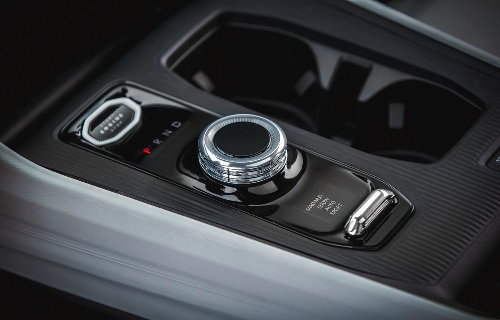 OFICIAL: Noua generație Jeep Cherokee debutează cu motorizare hibrid - Poza 17