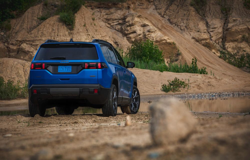 OFICIAL: Noua generație Jeep Cherokee debutează cu motorizare hibrid - Poza 9