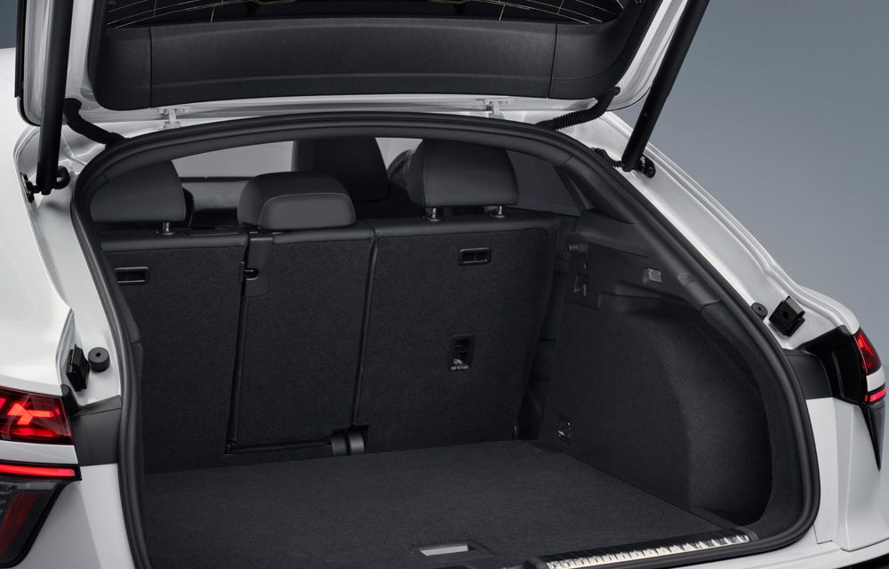 Noul Audi Q3, acum și în variantă Sportback: alură de SUV coupe și portbagaj mai mic - Poza 35