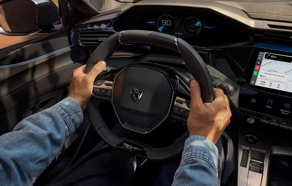 Noul Peugeot 308 facelift: siglă iluminată și autonomie crescută pentru versiunea electrică - Poza 17