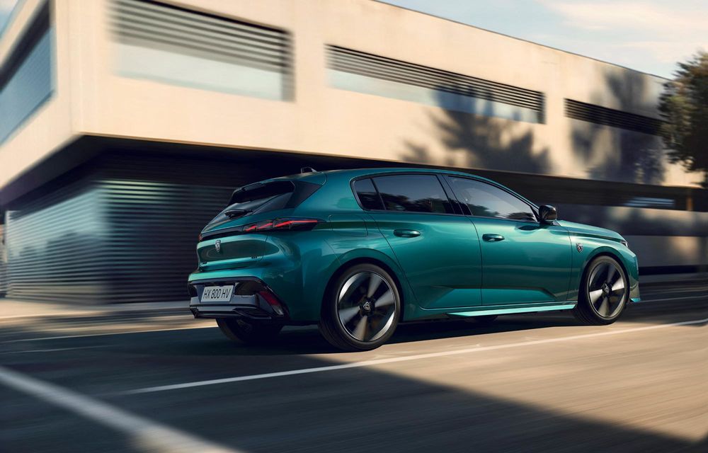 Noul Peugeot 308 facelift: siglă iluminată și autonomie crescută pentru versiunea electrică - Poza 55