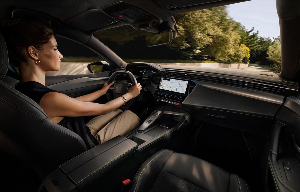 Noul Peugeot 308 facelift: siglă iluminată și autonomie crescută pentru versiunea electrică - Poza 62
