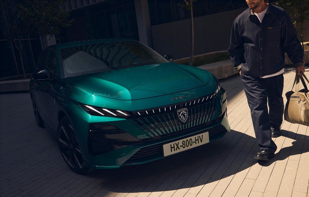 Noul Peugeot 308 facelift: siglă iluminată și autonomie crescută pentru versiunea electrică - Poza 10
