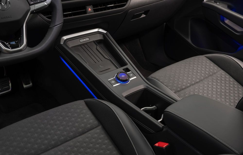 Noua generație Volkswagen T-Roc: design nou și, în premieră, motorizări hibride - Poza 13