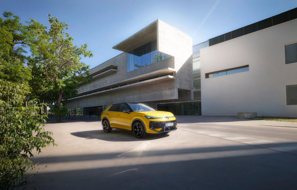 Noua generație Volkswagen T-Roc: design nou și, în premieră, motorizări hibride - Poza 37