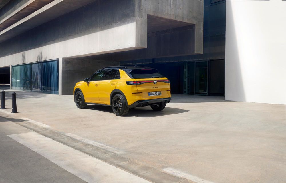 Noua generație Volkswagen T-Roc: design nou și, în premieră, motorizări hibride - Poza 38
