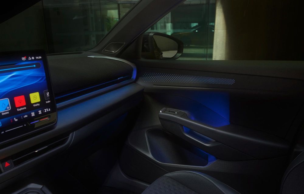 Noua generație Volkswagen T-Roc: design nou și, în premieră, motorizări hibride - Poza 43