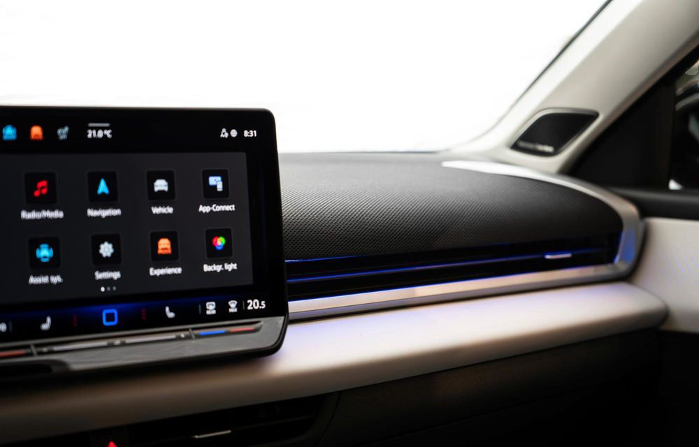 Noua generație Volkswagen T-Roc: design nou și, în premieră, motorizări hibride - Poza 75