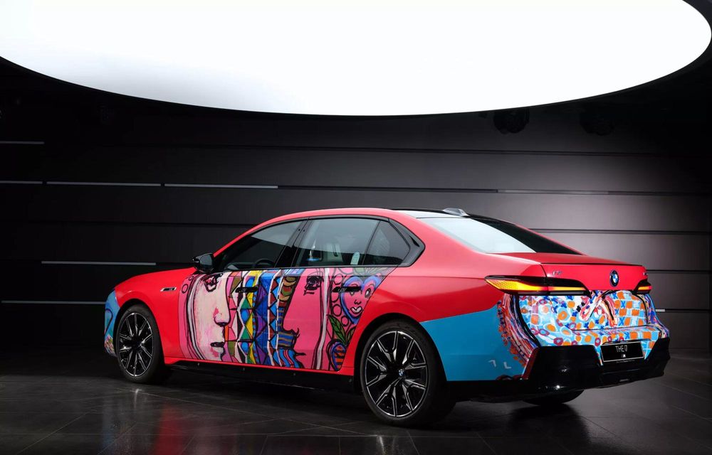 BMW marchează 50 de ani de Art Cars cu un i7 transformat în operă de artă - Poza 6