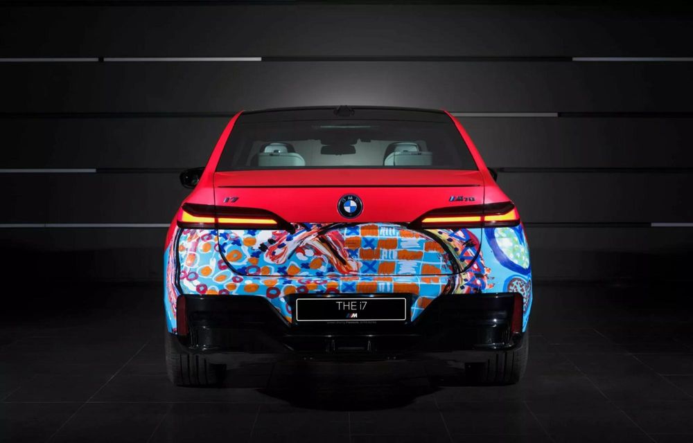 BMW marchează 50 de ani de Art Cars cu un i7 transformat în operă de artă - Poza 7