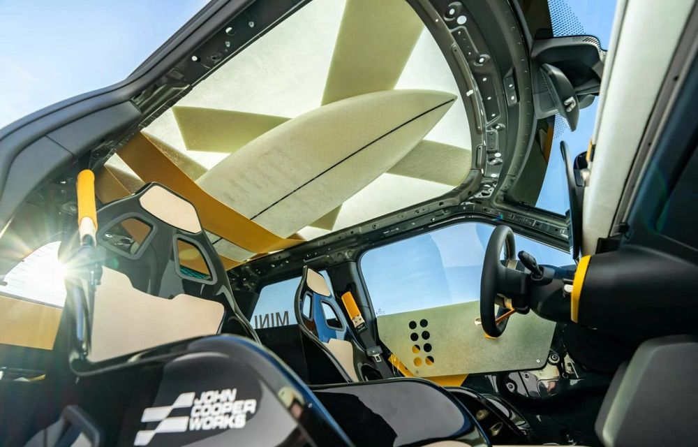 Mini JCW: două modele unicat în colaborare cu brandul Deus Ex Machina - Poza 8