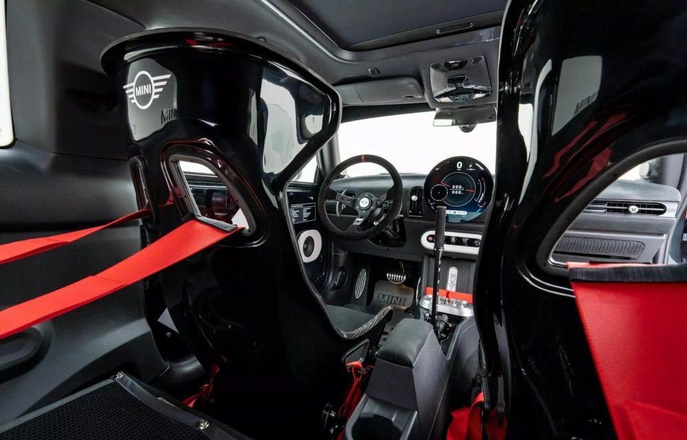 Mini JCW: două modele unicat în colaborare cu brandul Deus Ex Machina - Poza 10