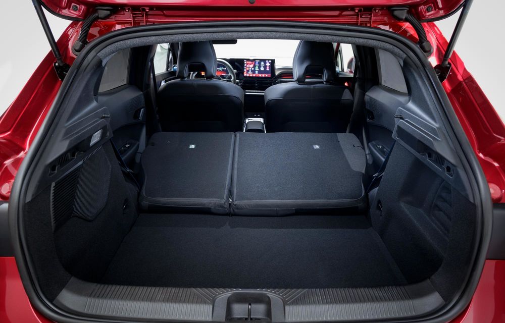 PREMIERĂ: Am văzut pe viu noua generație Renault Clio. 5 lucruri esențiale - Poza 39