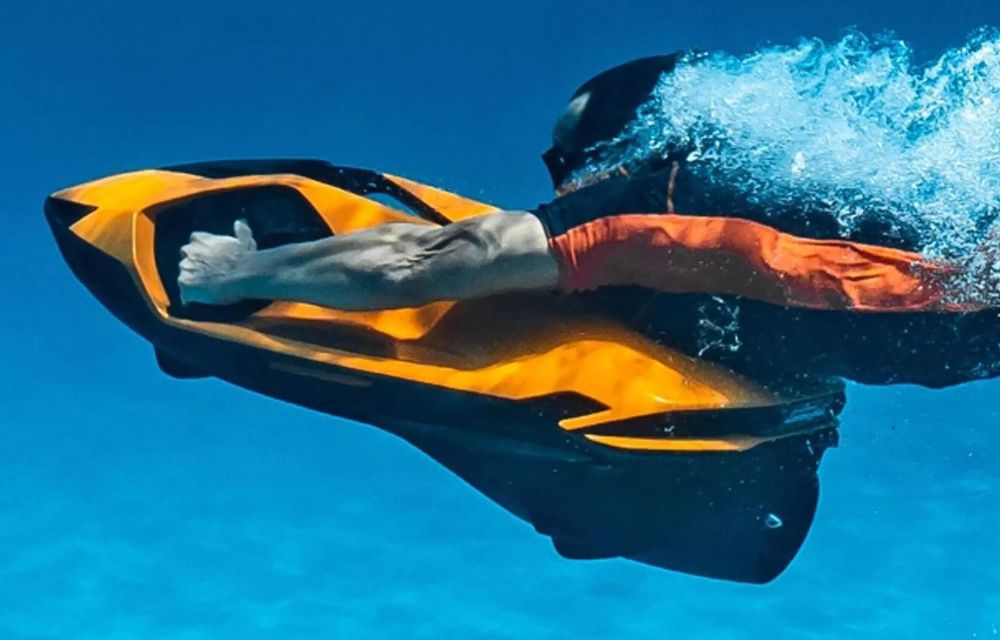 Seabob SE63 for Lamborghini: supercarul care zboară pe apă - Poza 3