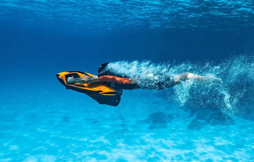 Seabob SE63 for Lamborghini: supercarul care zboară pe apă - Poza 4