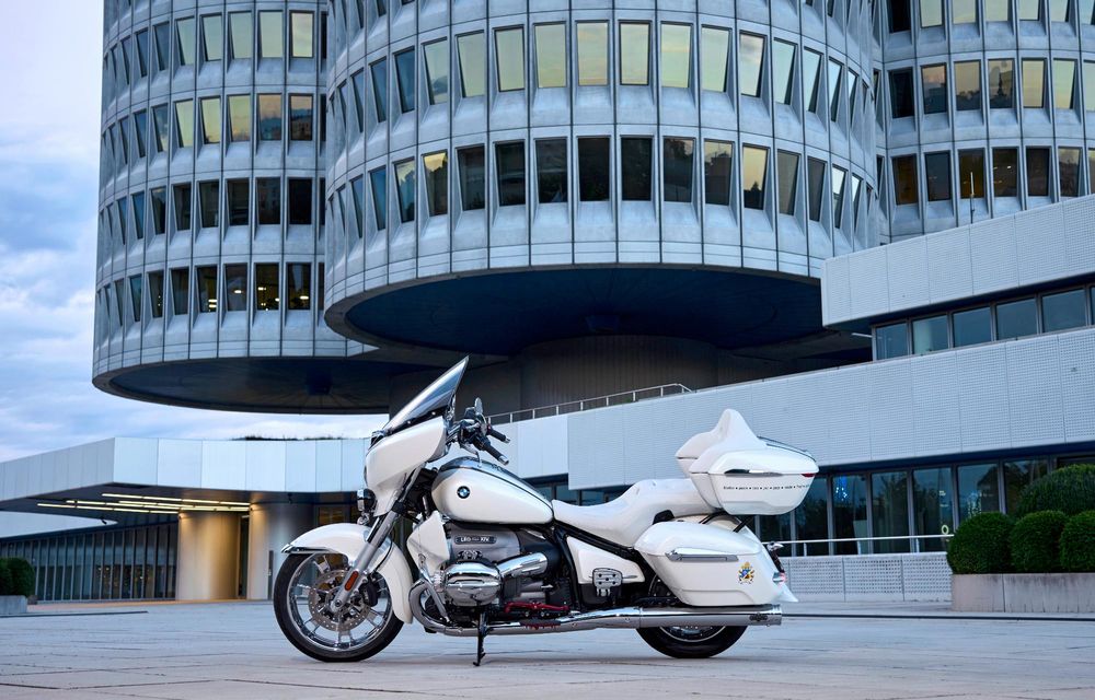 BMW a donat Papei Leon al XIV-lea o motocicletă. Va fi scoasă la licitație în scop caritabil - Poza 8