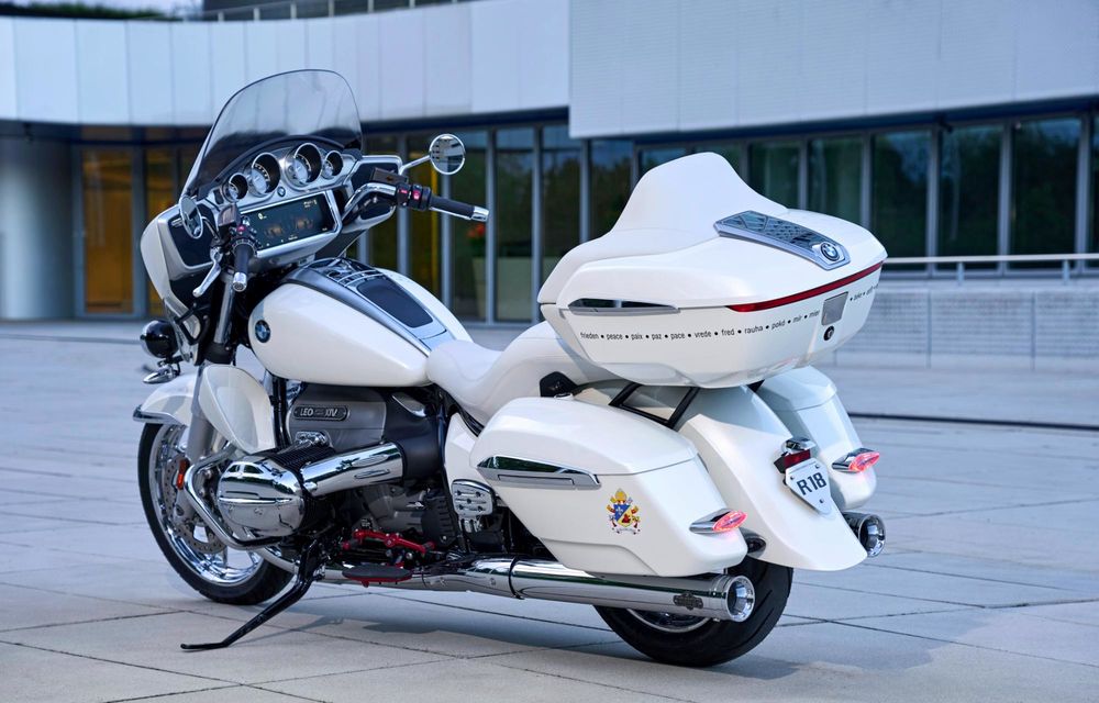 BMW a donat Papei Leon al XIV-lea o motocicletă. Va fi scoasă la licitație în scop caritabil - Poza 9